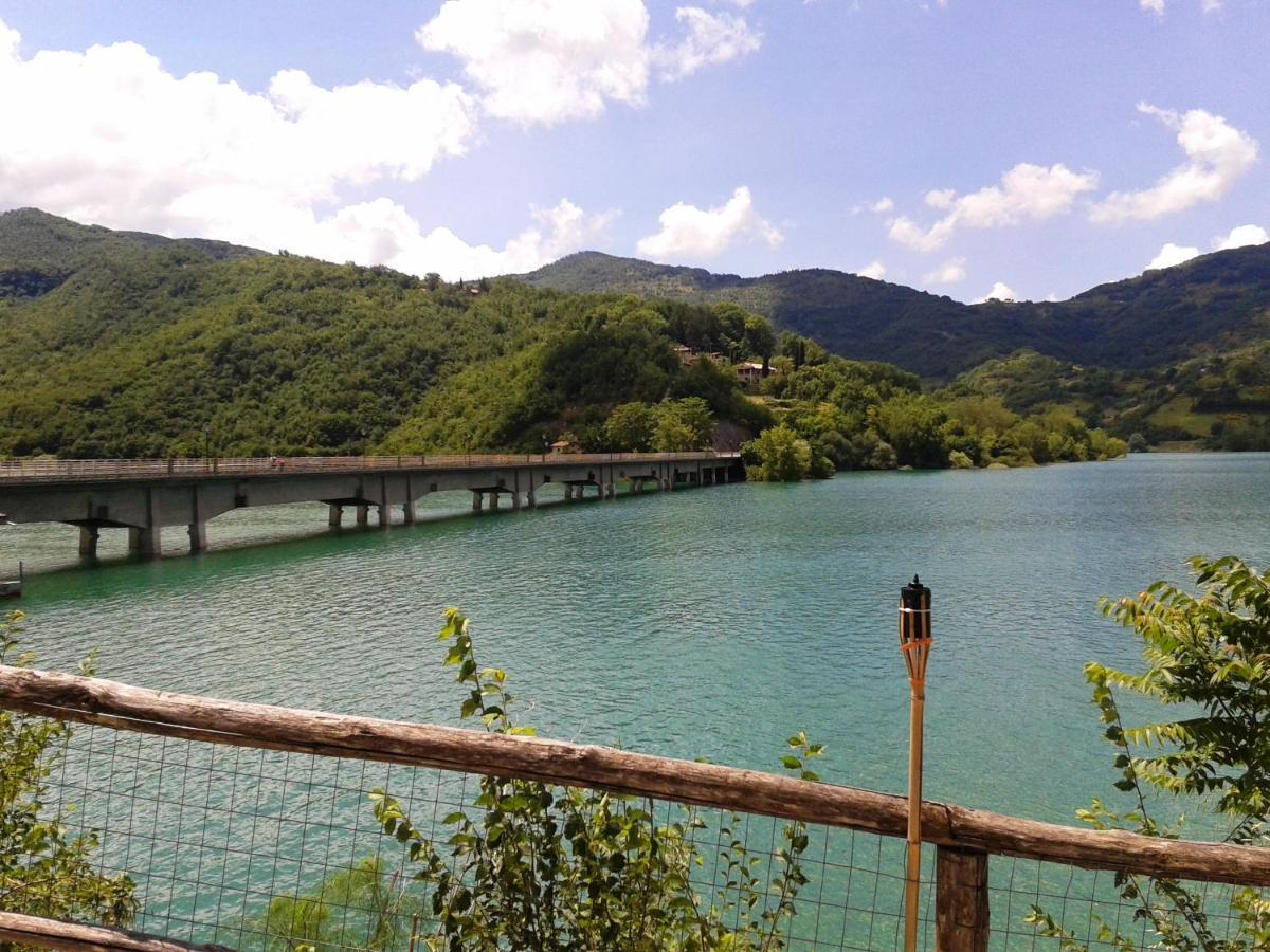 Casa Matilda Casa Vacanze Castel di Tora Esterno foto