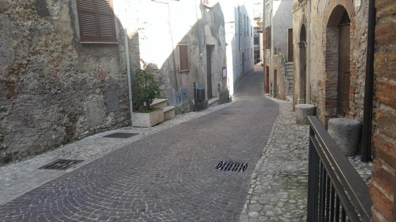 Casa Matilda Casa Vacanze Castel di Tora Esterno foto
