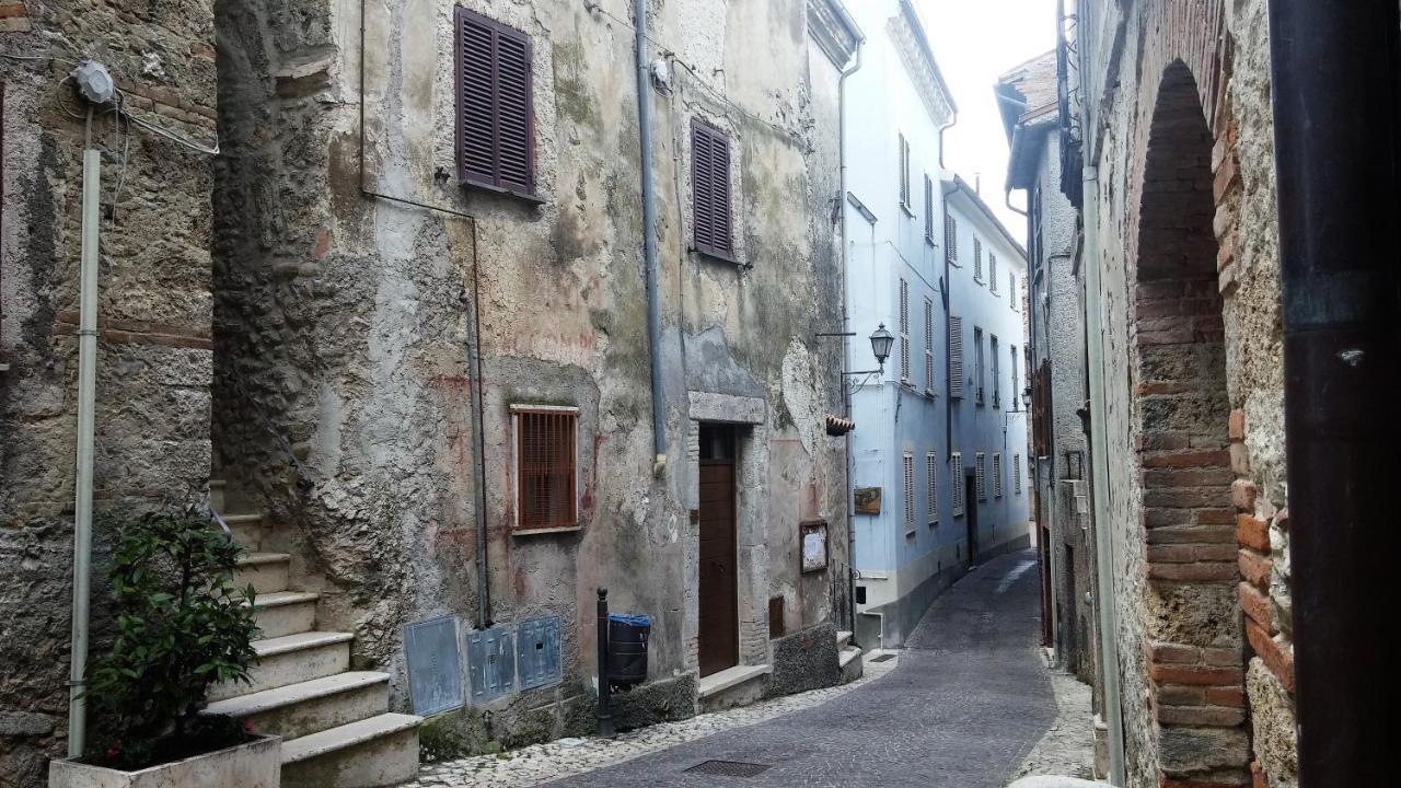 Casa Matilda Casa Vacanze Castel di Tora Esterno foto