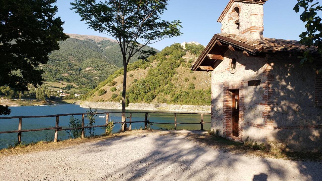 Casa Matilda Casa Vacanze Castel di Tora Esterno foto