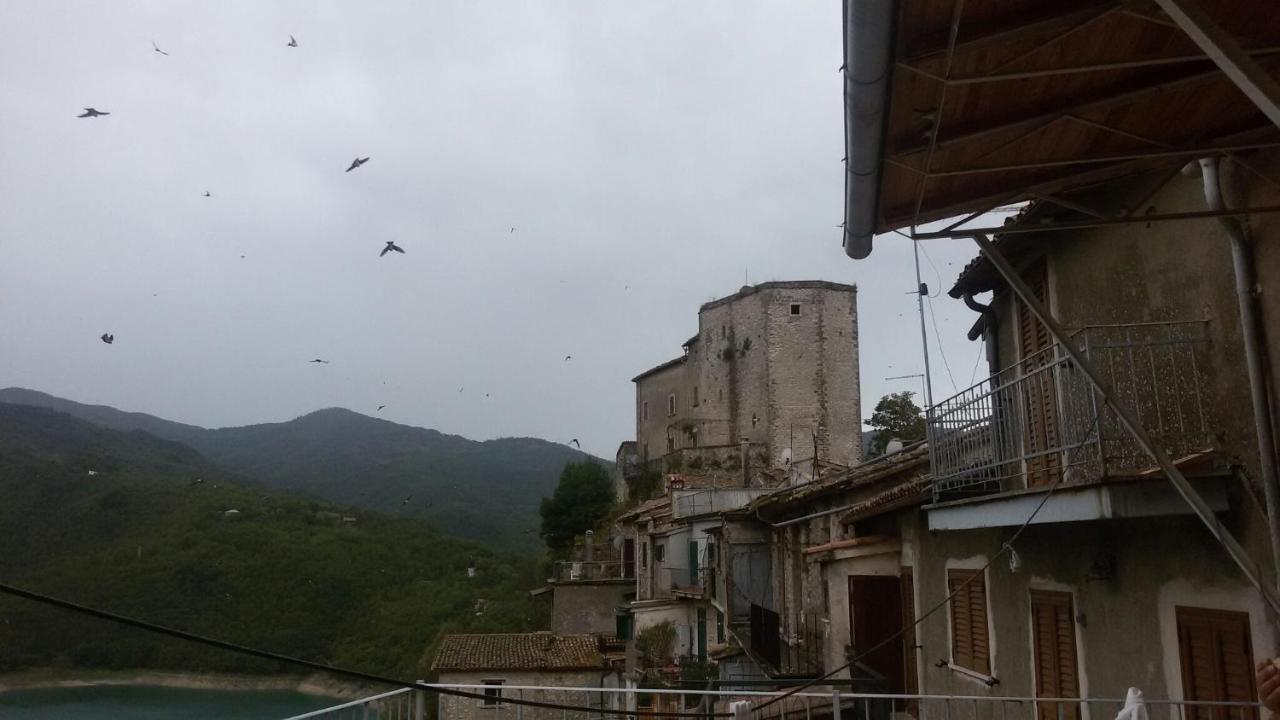 Casa Matilda Casa Vacanze Castel di Tora Esterno foto