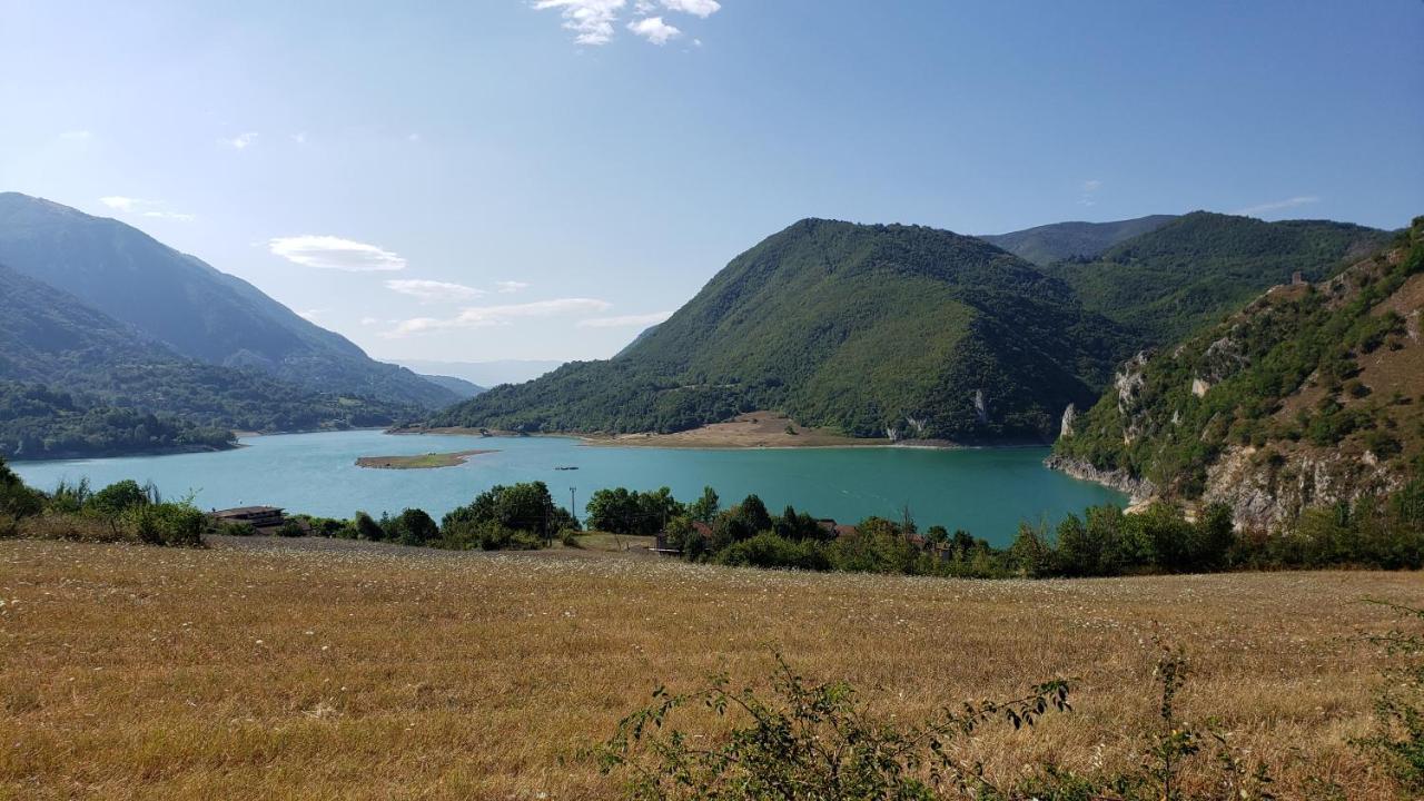 Casa Matilda Casa Vacanze Castel di Tora Esterno foto