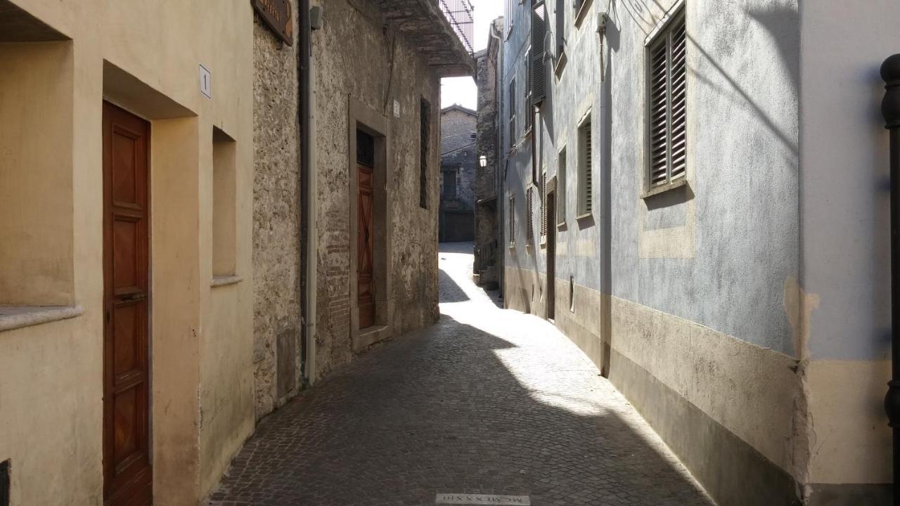 Casa Matilda Casa Vacanze Castel di Tora Esterno foto